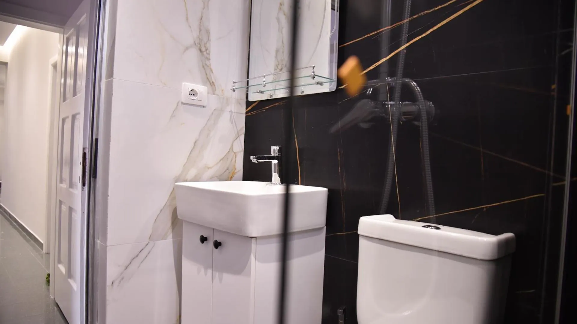 שקודר City Center Inn אלבניה